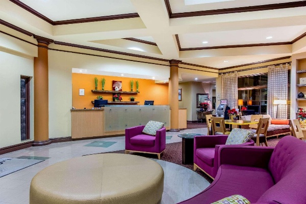 La Quinta Inn & Suites by Wyndham Raleigh Crabtree image 5